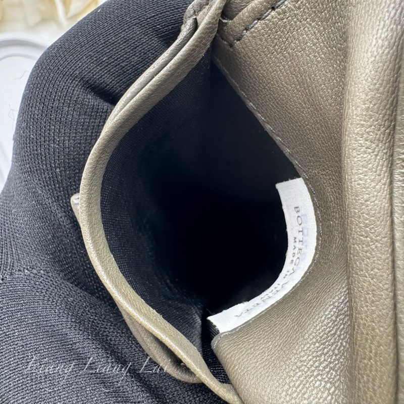 BOTTEGA VENETA BV橄欖綠小羊皮對開短夾-13