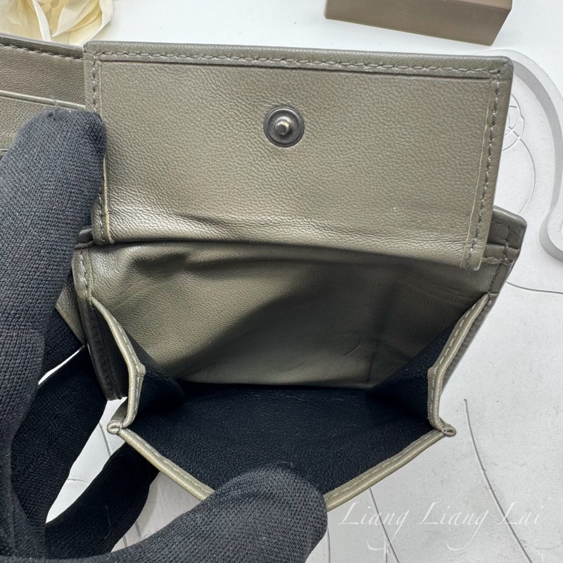 BOTTEGA VENETA BV橄欖綠小羊皮對開短夾-15