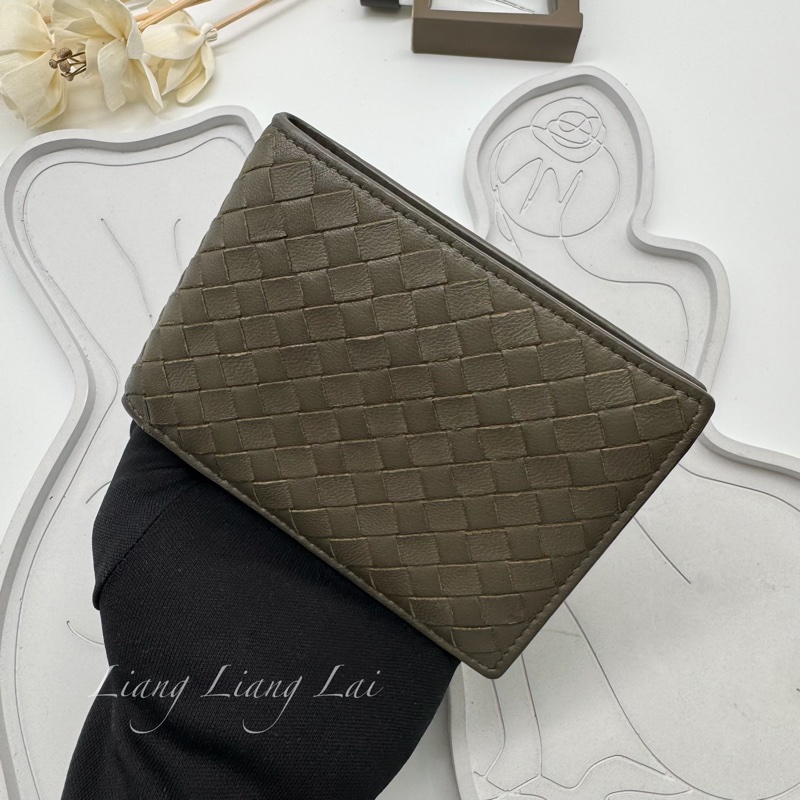 BOTTEGA VENETA BV橄欖綠小羊皮對開短夾-18