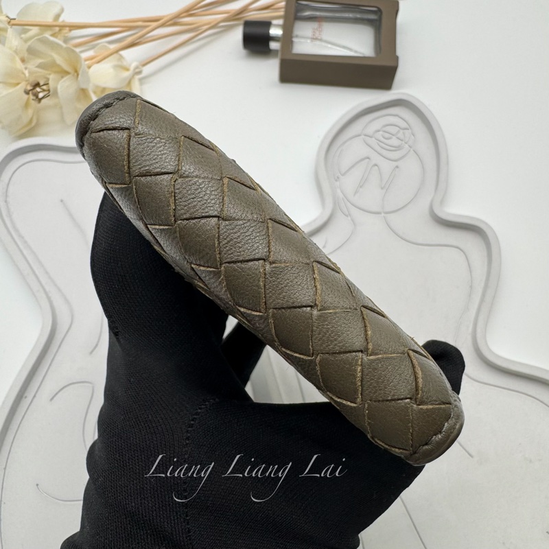 BOTTEGA VENETA BV橄欖綠小羊皮對開短夾-22