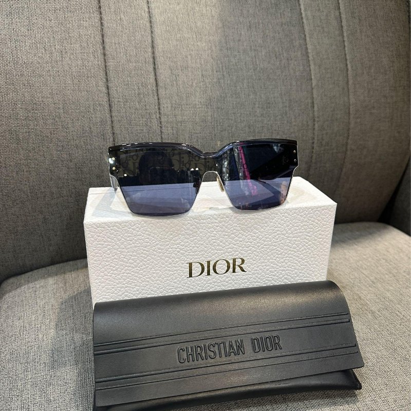 💎Han's house精品服飾💎DIOR M4U 滿版 太陽眼鏡 現貨 原價23150-0