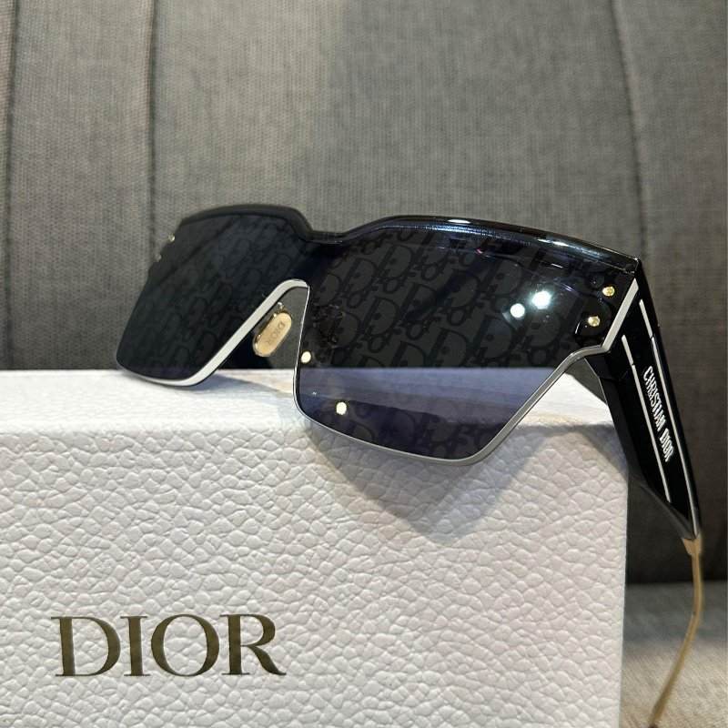 💎Han's house精品服飾💎DIOR M4U 滿版 太陽眼鏡 現貨 原價23150-1
