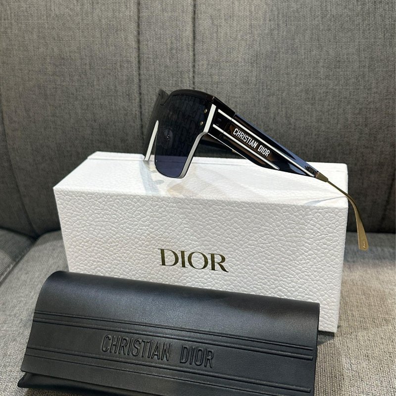 💎Han's house精品服飾💎DIOR M4U 滿版 太陽眼鏡 現貨 原價23150-2