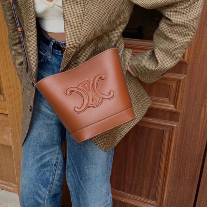 CELINE賽琳凱旋門水桶包 🥐焦糖色-5