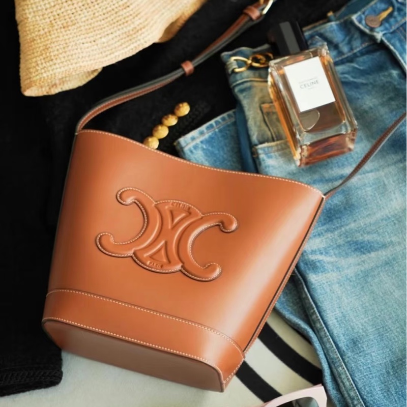 CELINE賽琳凱旋門水桶包 🥐焦糖色-10