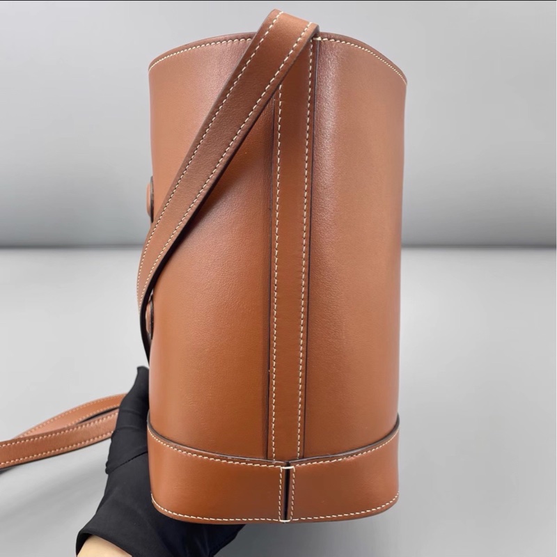 CELINE賽琳凱旋門水桶包 🥐焦糖色-13