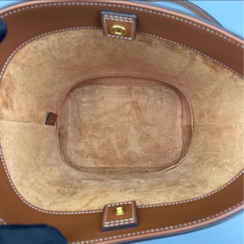 CELINE賽琳凱旋門水桶包 🥐焦糖色-18