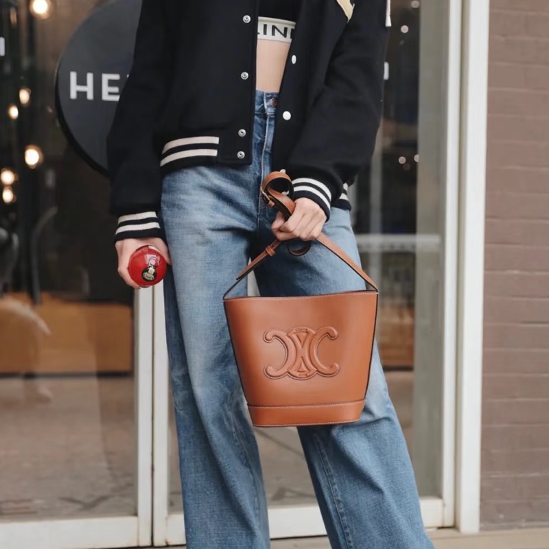 CELINE賽琳凱旋門水桶包 🥐焦糖色-22