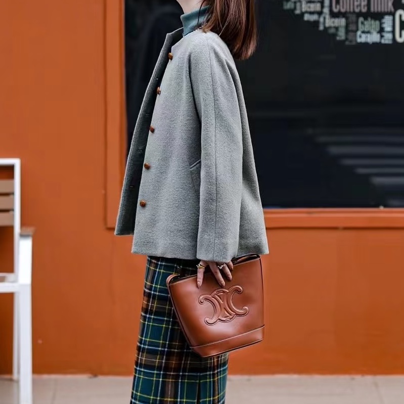 CELINE賽琳凱旋門水桶包 🥐焦糖色-32