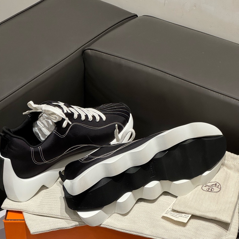 閒置新未使用Hermes 愛馬仕黑白熊貓運動休閒鞋 42碼-2