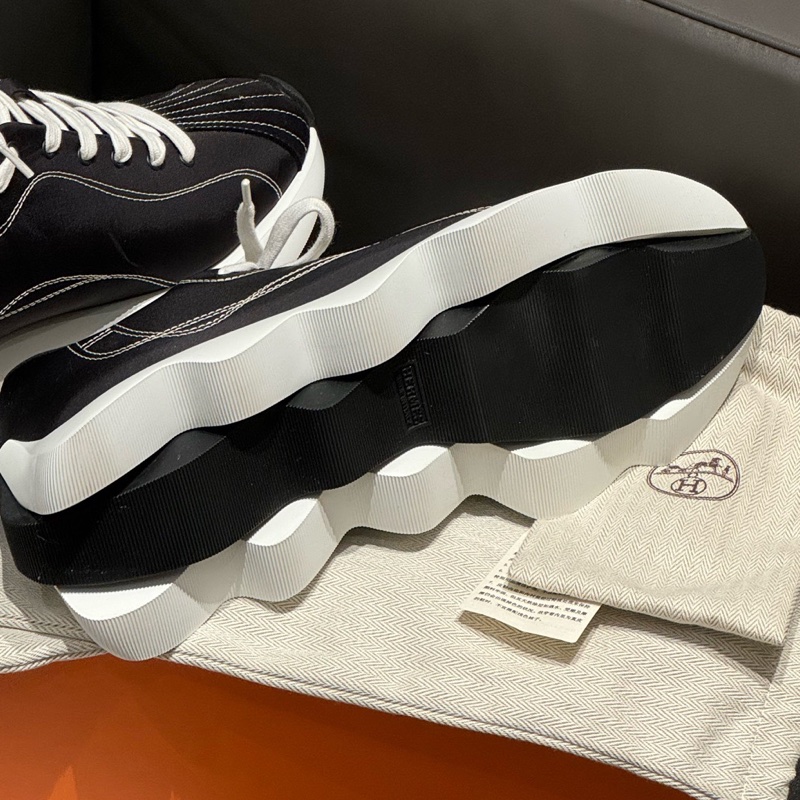 閒置新未使用Hermes 愛馬仕黑白熊貓運動休閒鞋 42碼-3