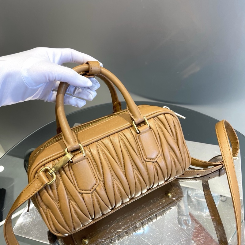 Miu Miu 焦糖色 褶皱保龄球-2