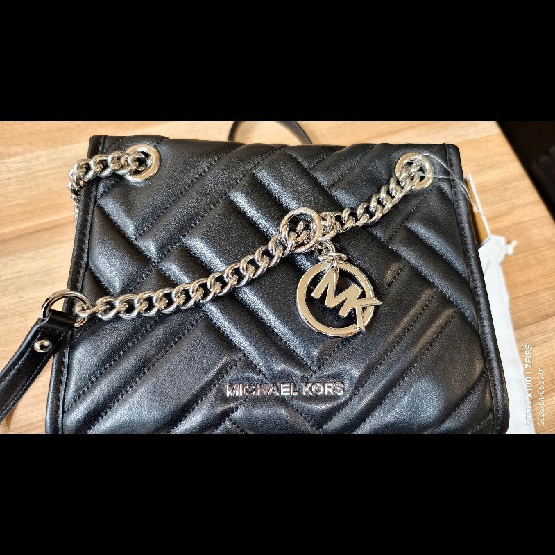 Michael Kors（MK）黑色小羊皮單肩包。-19