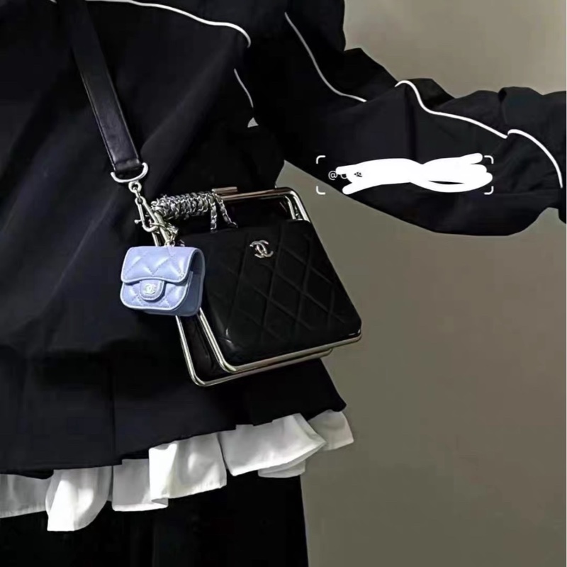 Chanel香奈儿银杆晚宴盒子包-4