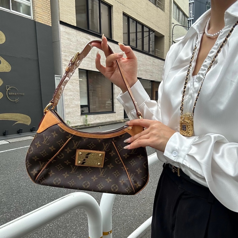 【氣質女神✨全網最低價‼️】LV Thames PM金牌南瓜腋下包｜單肩包｜手提包 小號-0