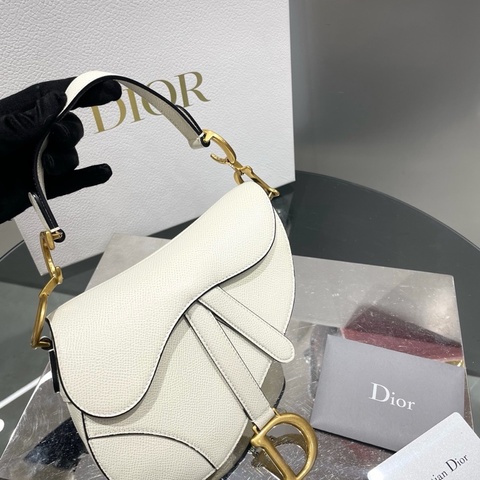 Dior迪奥 Saddle小号马鞍包白色牛皮金扣  优雅知性风 公价2w➕ 98新以上现货好价