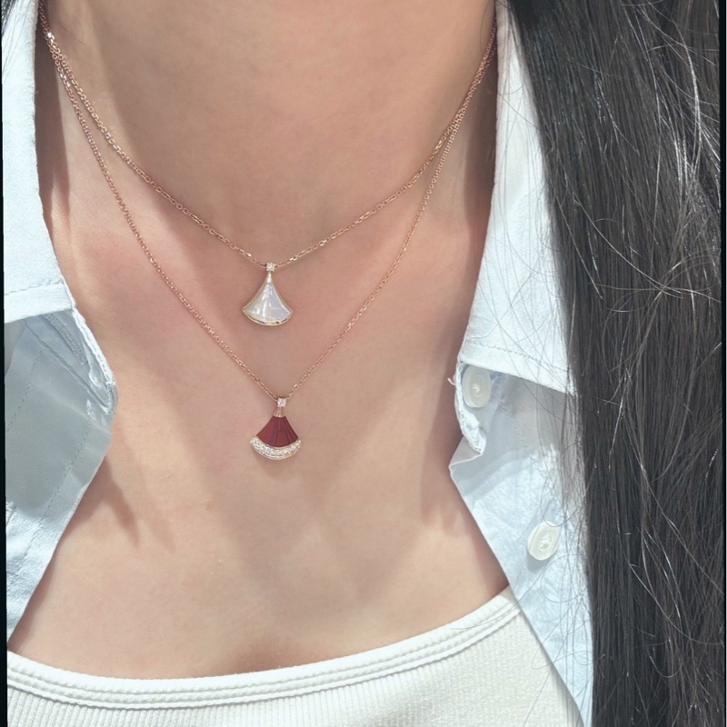 宝格丽Bvlgari DIVAS’DREAM系列 白贝母小号玫瑰金扇子项链-4