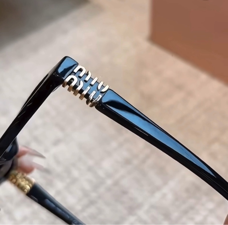 miu miu 26新款貓眼墨鏡-5