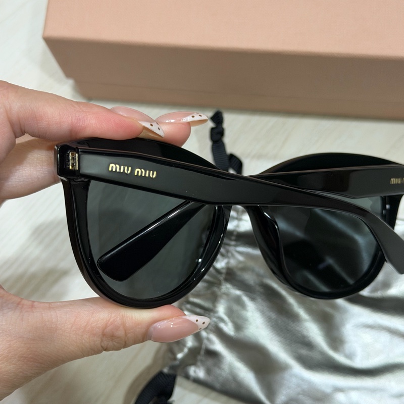 miu miu 經典款墨鏡-2