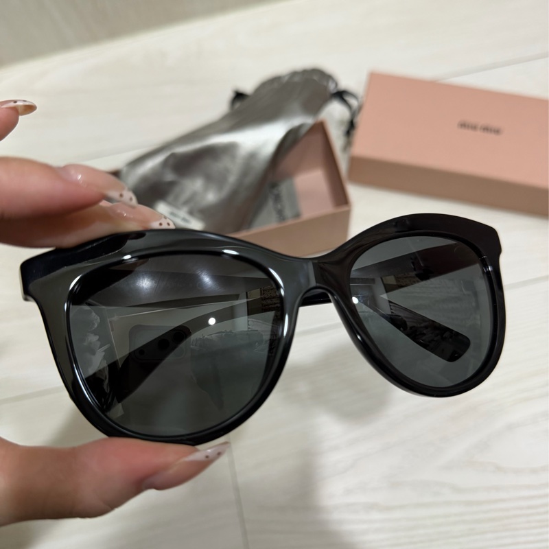 miu miu 經典款墨鏡-5