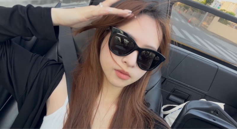 miu miu 經典款墨鏡-6