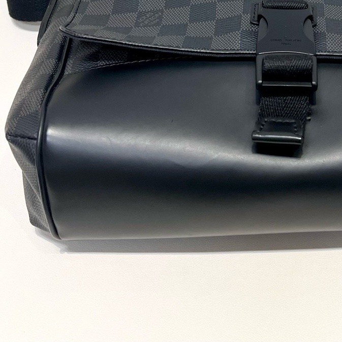 LouisVuitton路易威登 黑棋盤格翻蓋郵差包 編碼 肩帶長短可調 單肩斜挎包 底長: 30cm-4