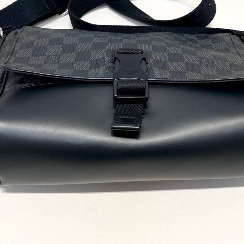 LouisVuitton路易威登 黑棋盤格翻蓋郵差包 編碼 肩帶長短可調 單肩斜挎包 底長: 30cm-6
