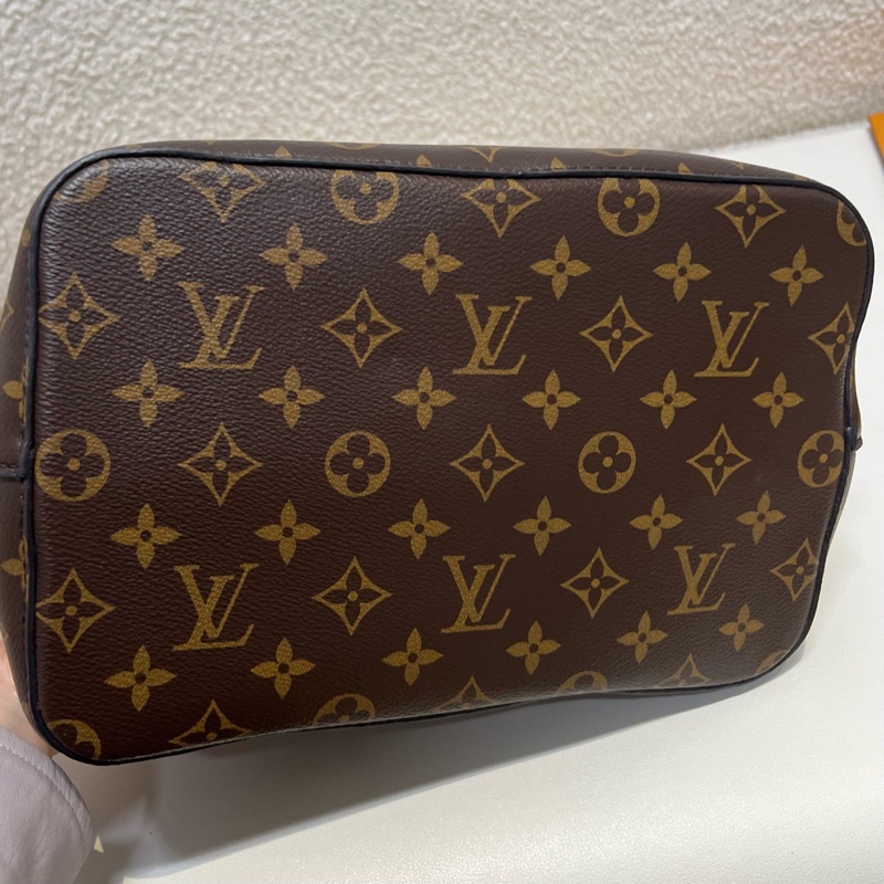 純芯片LV/路易威登 Louis Vuitton 經典老花 百搭通勤 帆布拼牛皮飾邊 水桶包 束繩包 手提包 斜挎包 單肩包 棕色拼紅色 內里乾淨 底長:26-6