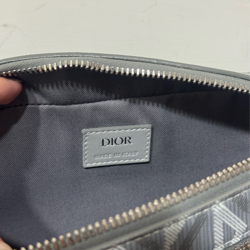 Dior 鑽石灰色郵差斜背包-12