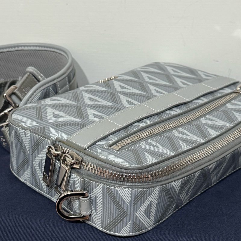 Dior 鑽石灰色郵差斜背包-15