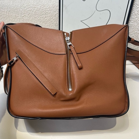 Loewe/羅意威 hammock棕色吊床包手提單肩斜挎包 尺寸26*13*22cm