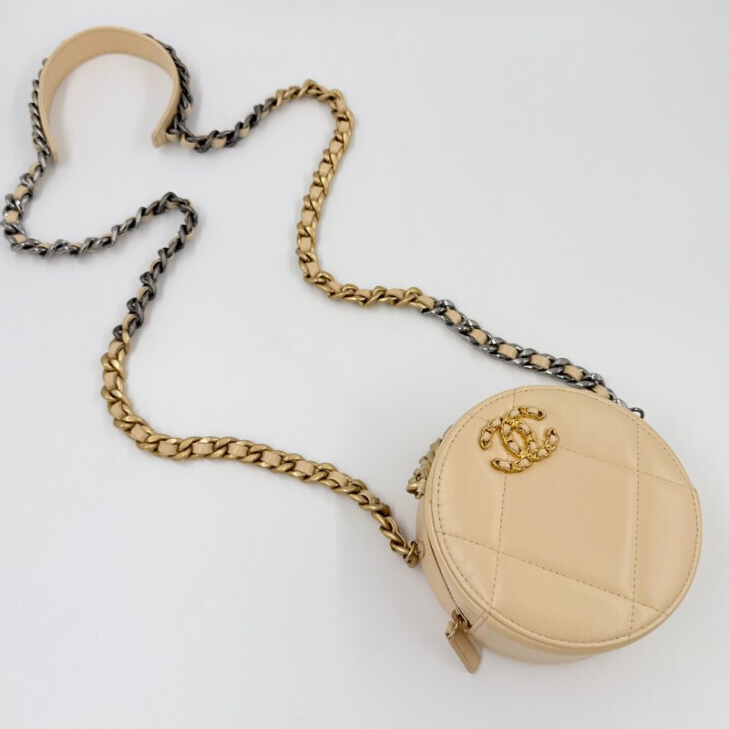 CHANEL - 奶茶色金釦羊皮19bag小圓餅包-4