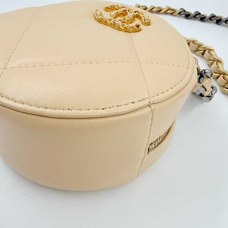 CHANEL - 奶茶色金釦羊皮19bag小圓餅包-7