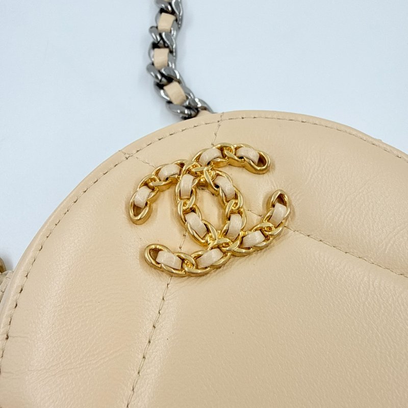 CHANEL - 奶茶色金釦羊皮19bag小圓餅包-12