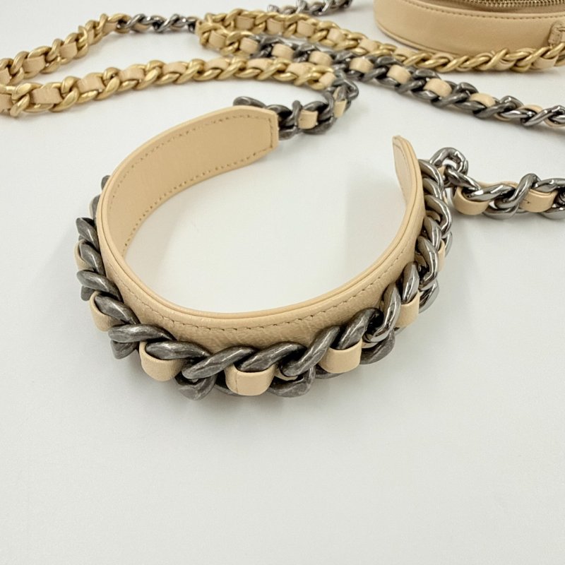 CHANEL - 奶茶色金釦羊皮19bag小圓餅包-16