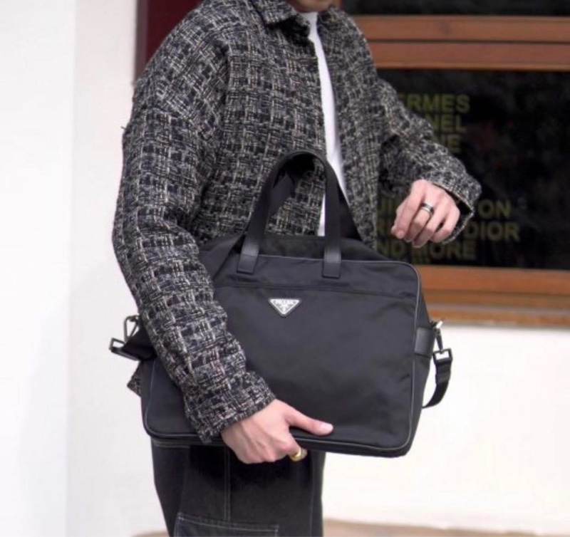 PRADA 經典款 黑色 尼龍 多夾層 手提包 側背包 公事包 斜背包  #甜售35800 85新 附上鎖-0