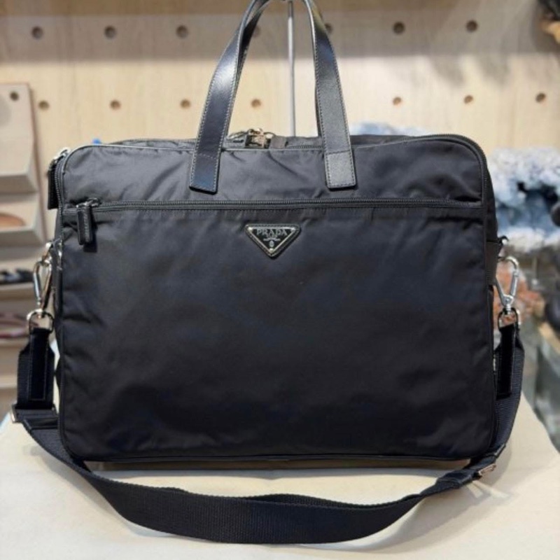 PRADA 經典款 黑色 尼龍 多夾層 手提包 側背包 公事包 斜背包  #甜售35800 85新 附上鎖-3
