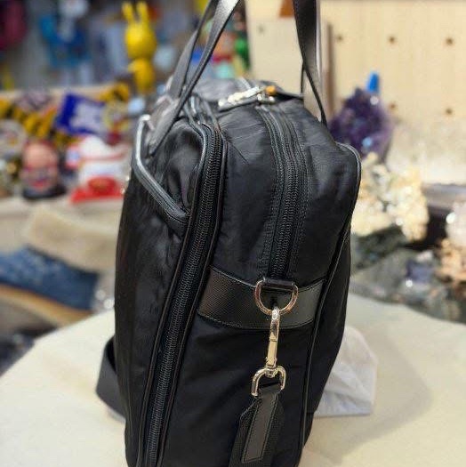 PRADA 經典款 黑色 尼龍 多夾層 手提包 側背包 公事包 斜背包  #甜售35800 85新 附上鎖-5