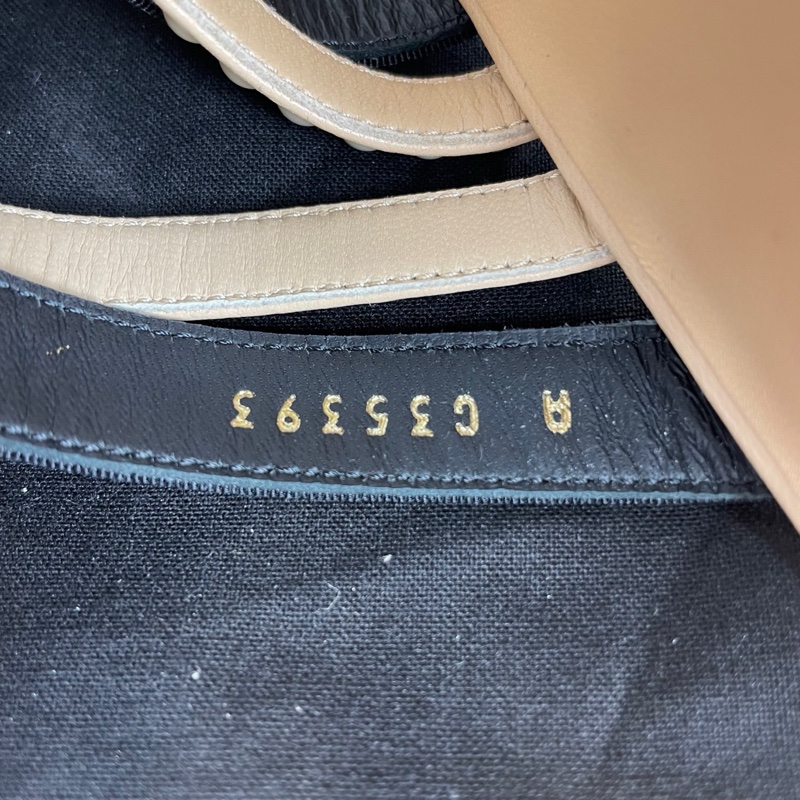 閒置新 未使用 CHANEL香奈兒，小牛漆皮與羅緞蜜兒拖鞋，37碼 附件 有防塵袋-2