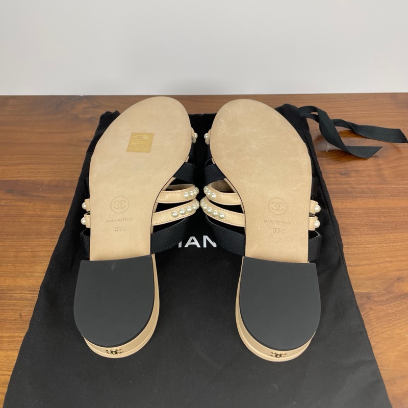 閒置新 未使用 CHANEL香奈兒，小牛漆皮與羅緞蜜兒拖鞋，37碼 附件 有防塵袋-3