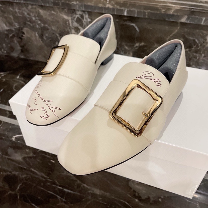 閒置 未使用Bally 巴利 限量款手寫體金屬方扣 樂福鞋 休閒鞋 可以踩跟 氣質優雅 意大利產 女款 米白色 尺碼：37 碼 附件：盒子 塵袋。-2