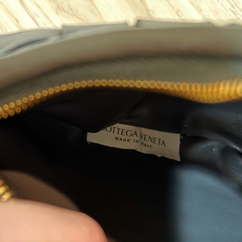 專櫃購入 BV Gemelli 半月包 經典灰色 舒淇代言-6