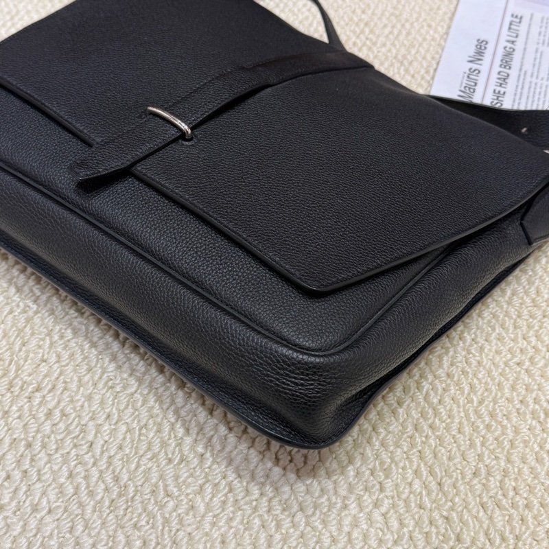 Hermes/愛馬仕 Steve light junior黑色郵差包單肩斜挎包 Y刻 極簡低調實用款 尺寸:33*28。-2