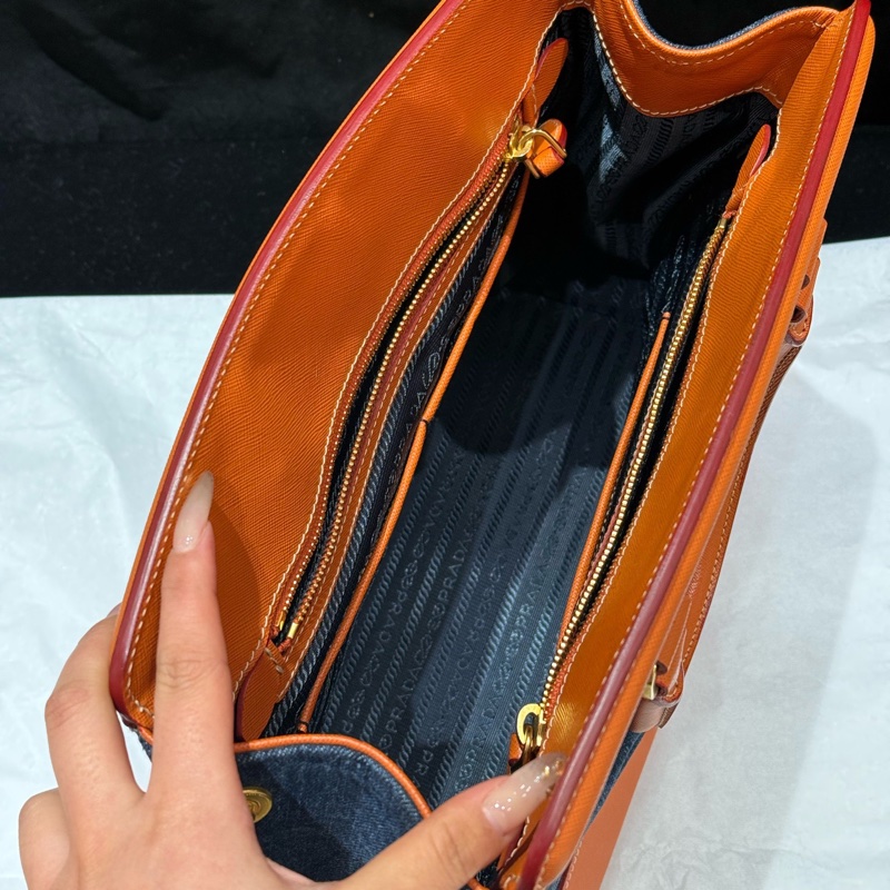 99新Prada/普拉達 撞色拼皮牛仔手提包 橙色與牛仔的碰撞 🈚附件-7
