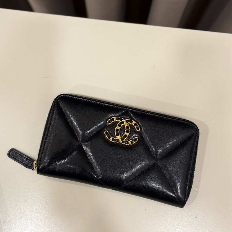 Chanel香奈兒 19系列皮穿鏈中夾黑-0