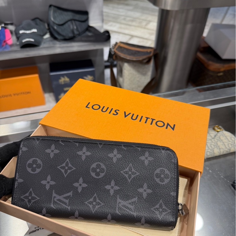 僅用一次🌟Louis Vuitton LV Zippy Vertical 黑老花錢包-0