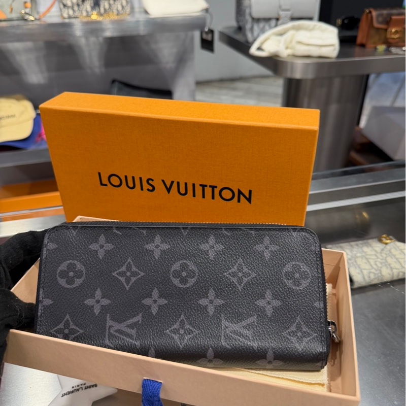 僅用一次🌟Louis Vuitton LV Zippy Vertical 黑老花錢包-1