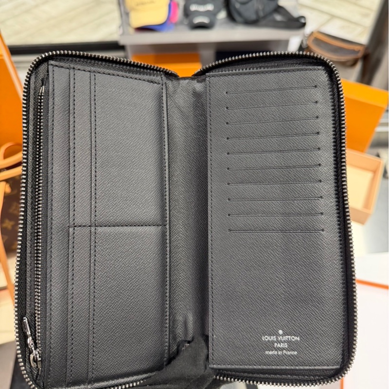 僅用一次🌟Louis Vuitton LV Zippy Vertical 黑老花錢包-3