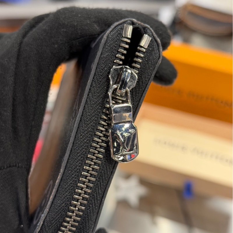 僅用一次🌟Louis Vuitton LV Zippy Vertical 黑老花錢包-4