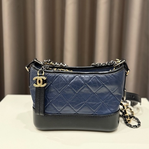 Chanel香奈兒 Gabrielle hobo黑藍色拼接流浪包